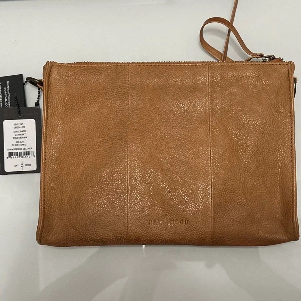 🆕 DAY & MOOD LEATHER DAYPENNY CROSSBODY-X in Desert Sand - Picture 2 of 8